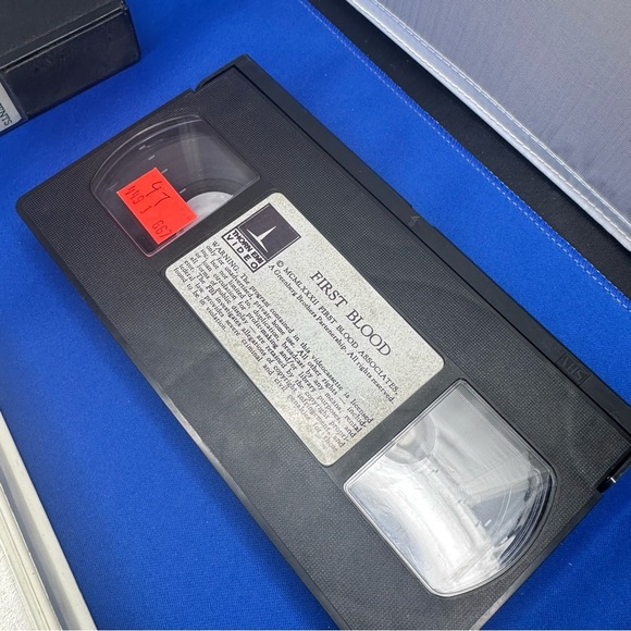 First Blood VHS Clamshell - 1982 - Picture 5 of 6